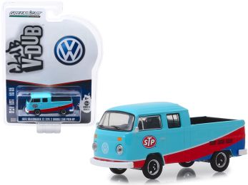 1976 Volkswagen T2 Type 2 Double Cab Pickup Truck \STP\" Blue and Red \""Club Vee V-Dub\"" Series 9 1/64 Diecast Model Car by Greenlight"""