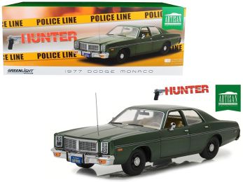 1977 Dodge Monaco Green \Hunter\" (1984-1991) TV Series 1/18 Diecast Model Car by Greenlight"""