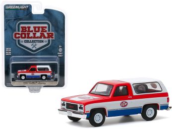 1990 GMC Jimmy \STP\" Red and White with Blue Bottom \""Blue Collar Collection\"" Series 7 1/64 Diecast Model Car by Greenlight"""