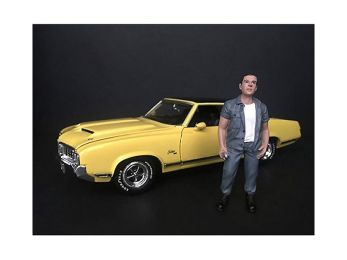 \Hanging Out II\" Beto Figurine for 1/18 Scale Models by American Diorama"""