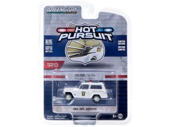 1969 Jeep Jeepster \Traffic Control\" \""Toledo Police\"" (Ohio) White \""Hot Pursuit\"" Series 35 1/64 Diecast Model Car by Greenlight"""