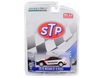 2016 Nissan GT-R (R35) STP Safety Car Limited Edition to 4600 pieces Worldwide 1/64 Diecast Model Car by Greenlight