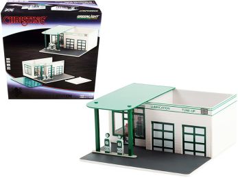 Vintage Gas Station \Mobico\" Diorama \""Christine\"" (1983) Movie \""Mechanic\'s Corner\"" Series 7 for 1/64 Scale Models by Greenlight"""