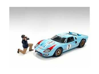 Race Day 2 Figurine IV for 1/18 Scale Models by American Diorama