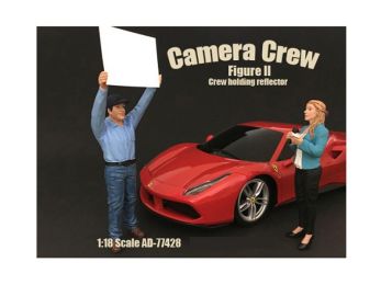Camera Crew Figure II \Crew Holding Reflector\" For 1:18 Scale Models by American Diorama"""