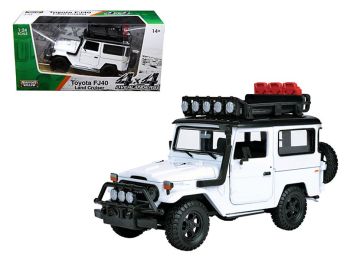 Toyota FJ40 Land Cruiser White \4x4 Overlanders\" Series 1/24 Diecast Model Car by Motormax"""