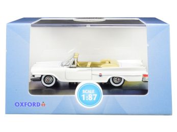 1961 Chrysler 300 Convertible Alaskan White 1/87 (HO) Scale Diecast Model Car by Oxford Diecast