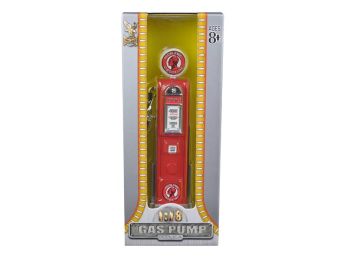 Mohawk Gasoline Vintage Gas Pump Digital 1/18 Diecast Replica by Road Signature