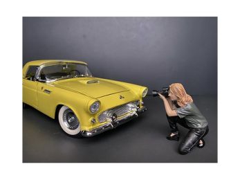 \Weekend Car Show\" Figurine III for 1/24 Scale Models by American Diorama"""