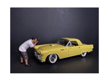 \Weekend Car Show\" Figurine IV for 1/24 Scale Models by American Diorama"""