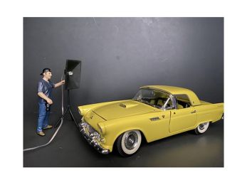 \Weekend Car Show\" Figurine V for 1/24 Scale Models by American Diorama"""
