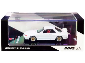 Nissan Skyline GT-R (R32) RHD (Right Hand Drive) Crystal White with Extra Wheels and Decals 1/64 Diecast Model Car by Inno Models